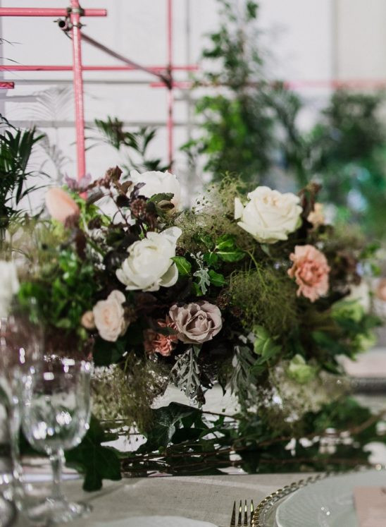 Свадьба в пространстве винного завода