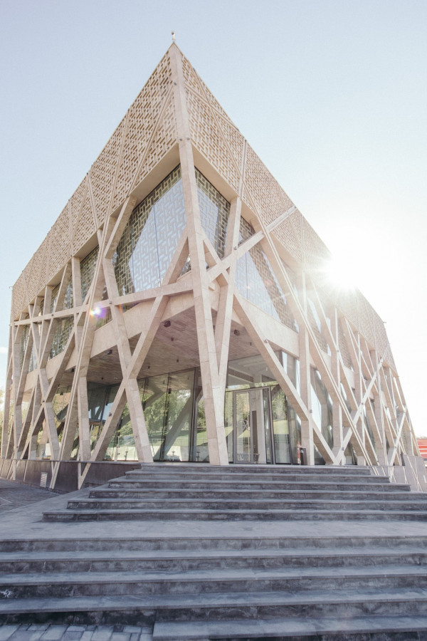 ORION HALL: постмодернизм, авторская кухня и новые