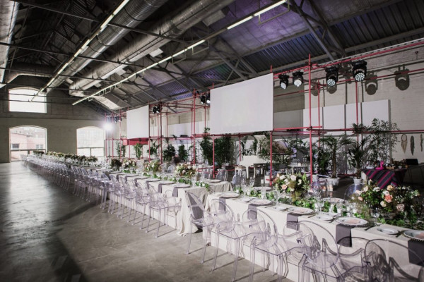 Свадьба в пространстве винного завода