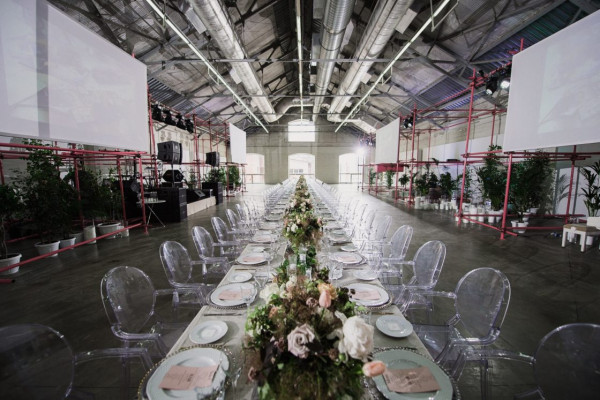 Свадьба в пространстве винного завода