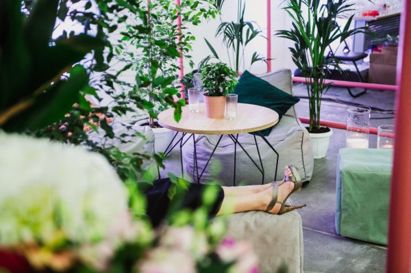 Свадьба в пространстве винного завода