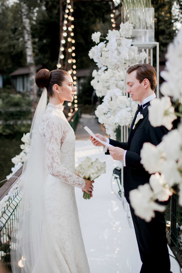 Летняя свадьба среди сосен