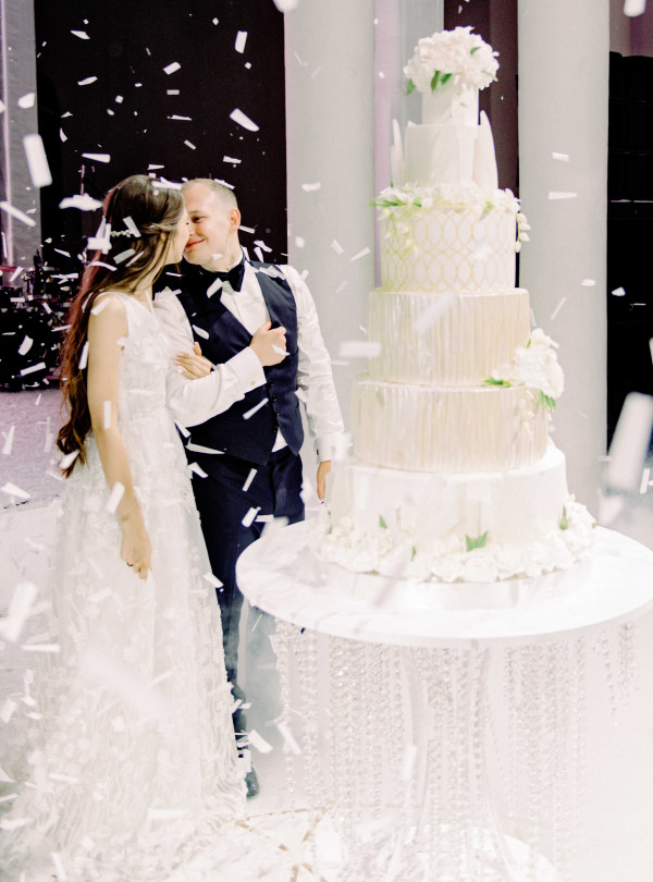 Белоснежная свадьба на берегу озера