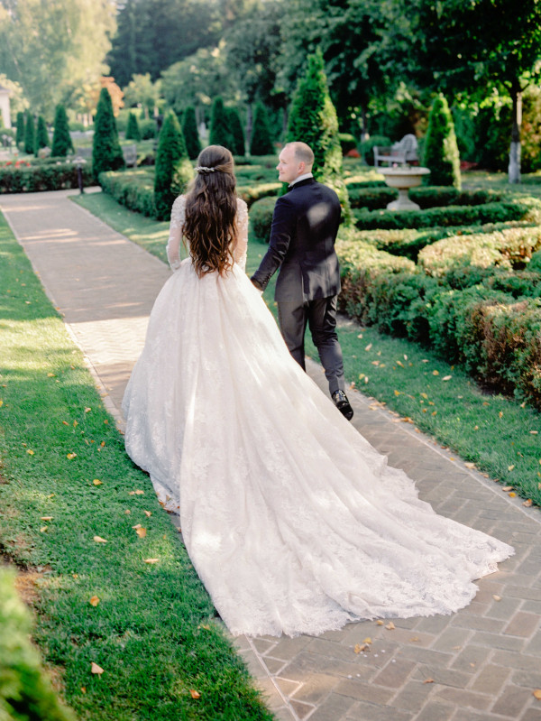 Белоснежная свадьба на берегу озера