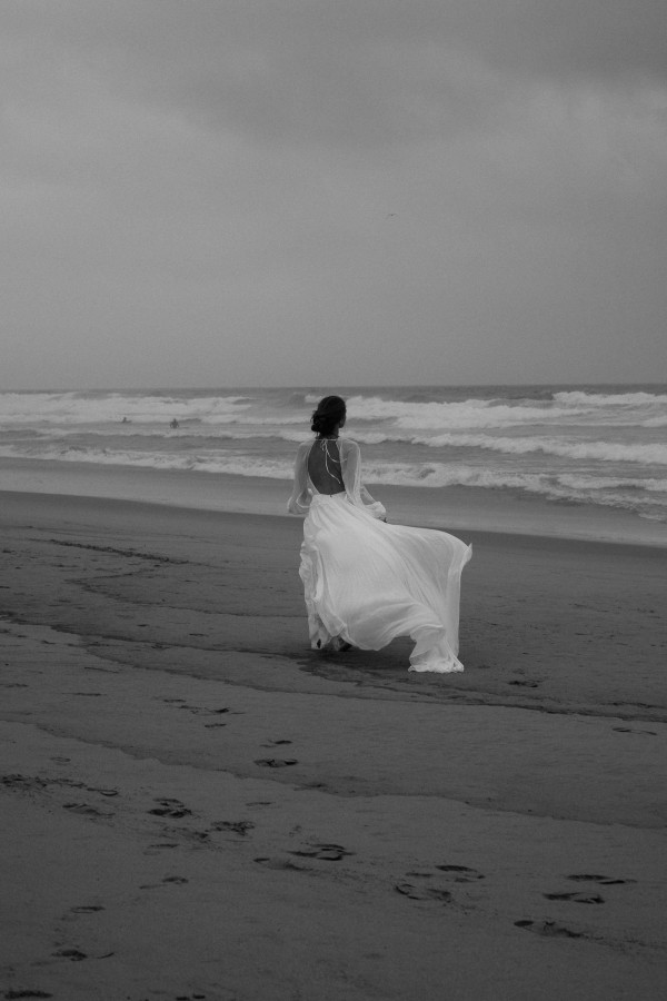 Предсвадебная съемка на берегу океана