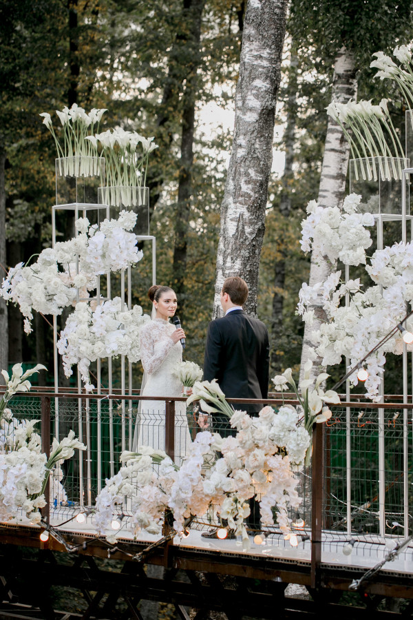 Летняя свадьба среди сосен