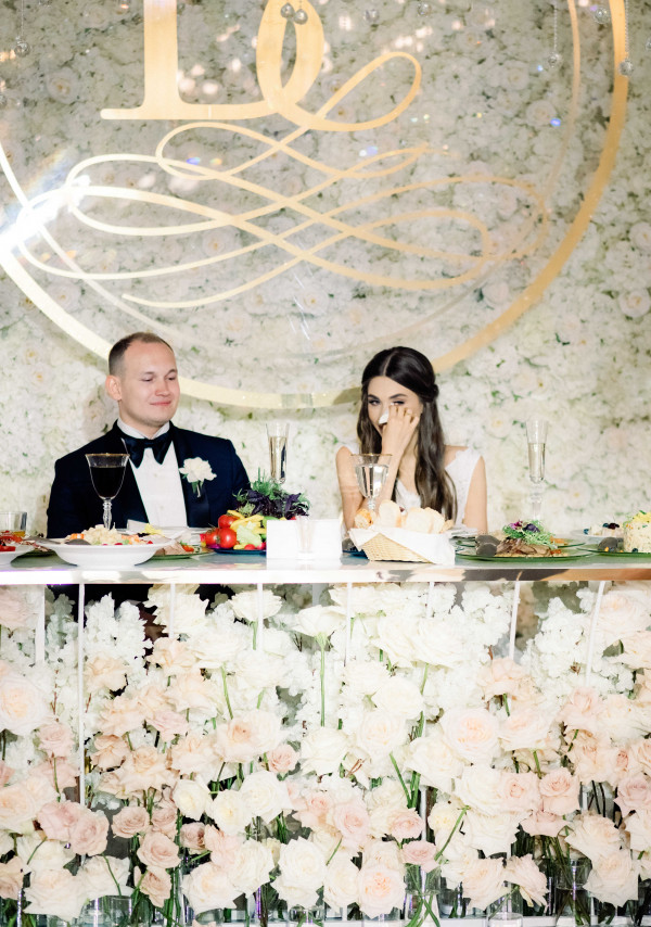 Белоснежная свадьба на берегу озера