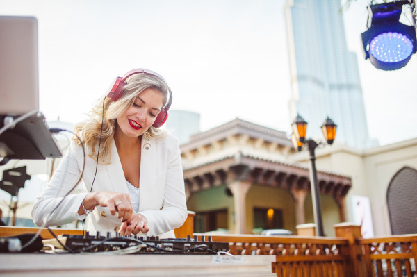 Диджеи Людмила Щербакова