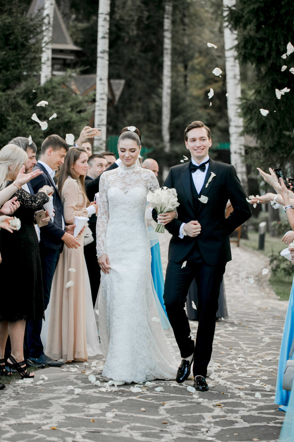 Летняя свадьба среди сосен