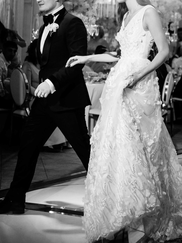 Белоснежная свадьба на берегу озера