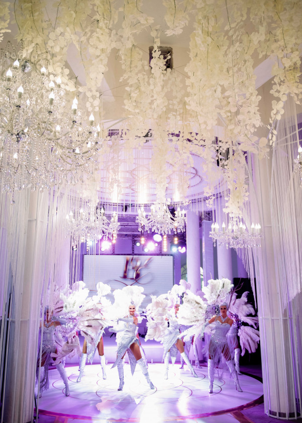 Белоснежная свадьба на берегу озера