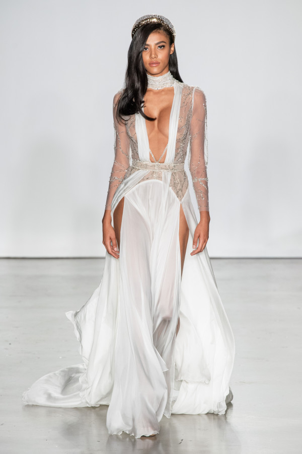 Самые необычные платья Недели свадебной моды 2020