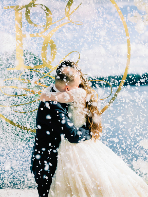 Белоснежная свадьба на берегу озера