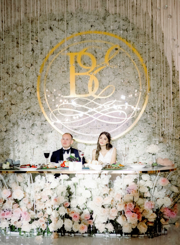 Белоснежная свадьба на берегу озера