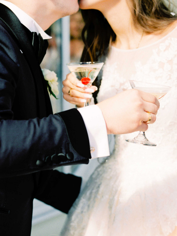 Белоснежная свадьба на берегу озера