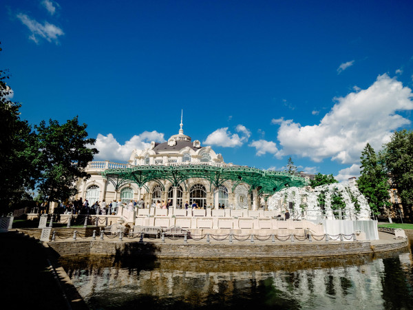 Белоснежная свадьба на берегу озера