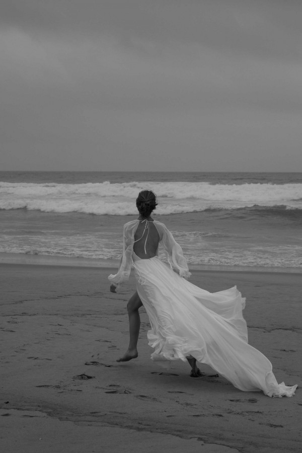 Предсвадебная съемка на берегу океана