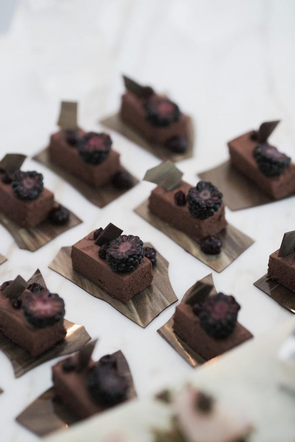 Когда стоит выбирать на свадьбу кейтеринг, а