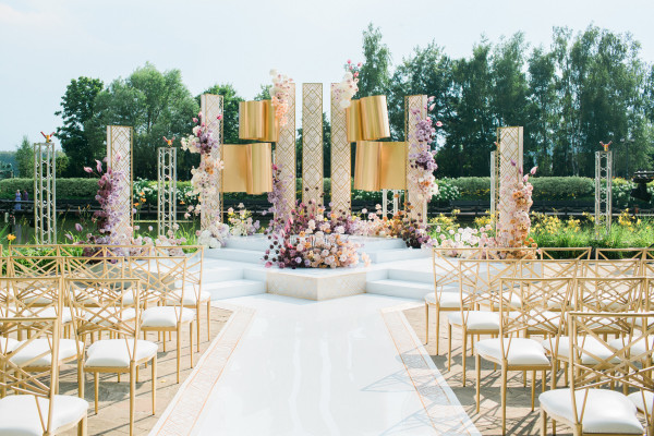 Оформление свадьбы в золотых оттенках: 6 идей