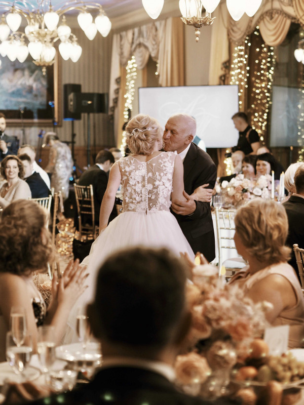 Оформление свадьбы в золотых оттенках: 6 идей