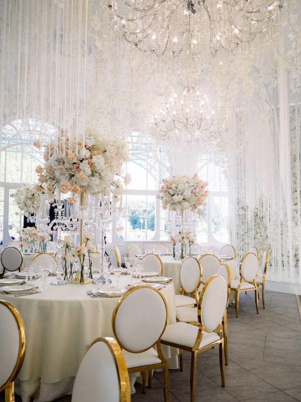 Белоснежная свадьба на берегу озера