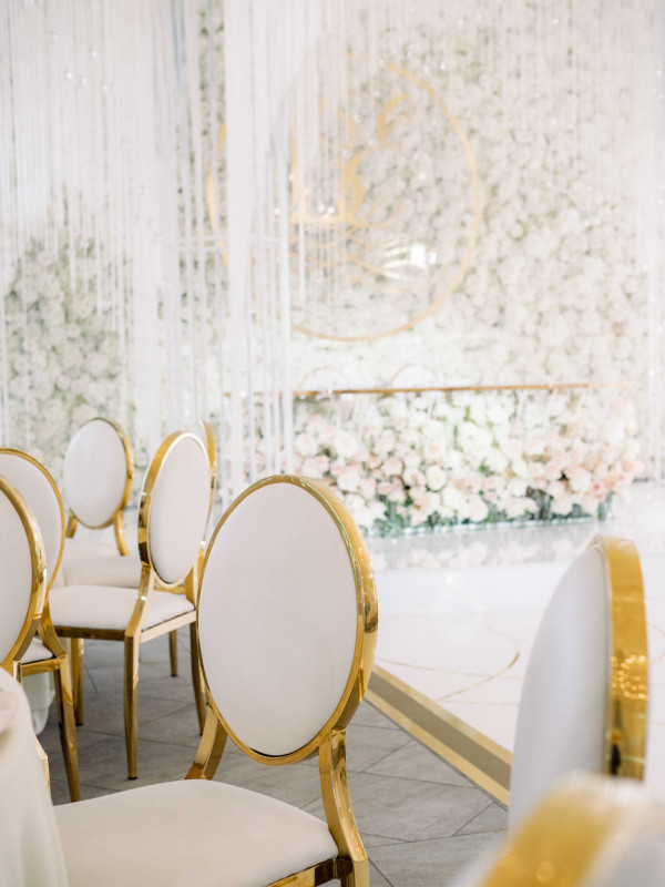 Белоснежная свадьба на берегу озера