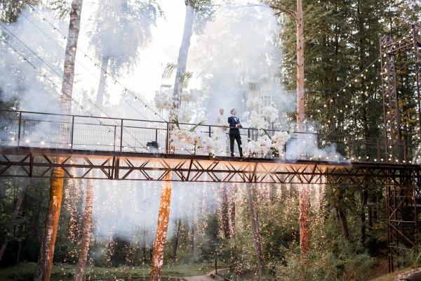 Летняя свадьба среди сосен