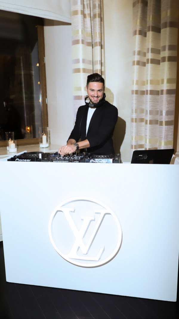 Диджеи Александр Детистов