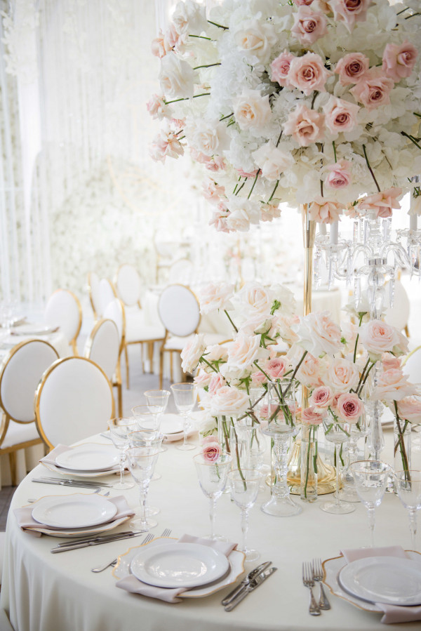 Белоснежная свадьба на берегу озера