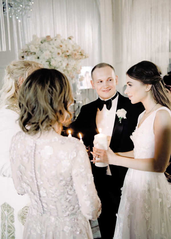 Белоснежная свадьба на берегу озера