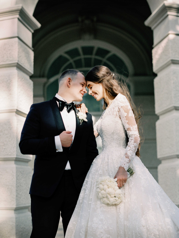 Белоснежная свадьба на берегу озера