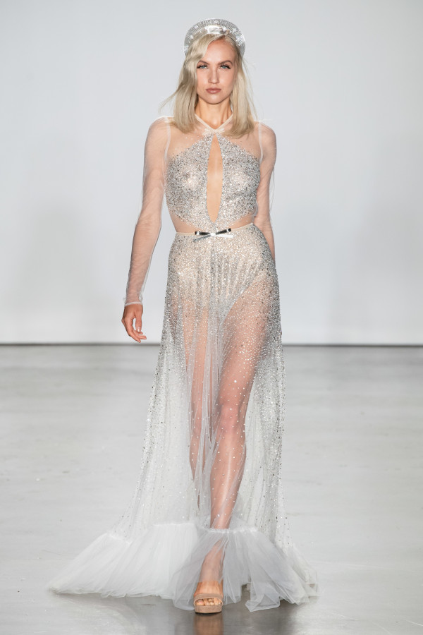 Самые необычные платья Недели свадебной моды 2020