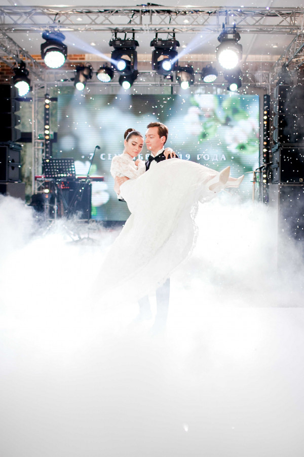 Летняя свадьба среди сосен