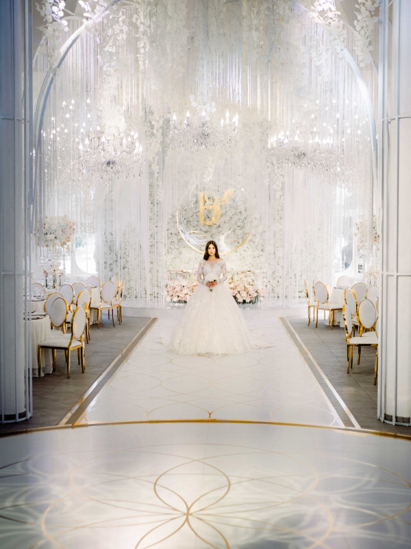 Белоснежная свадьба на берегу озера