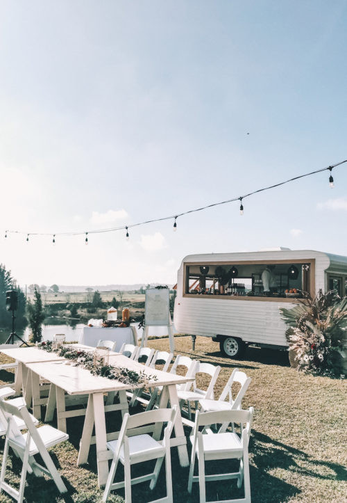 Когда стоит выбирать на свадьбу кейтеринг, а