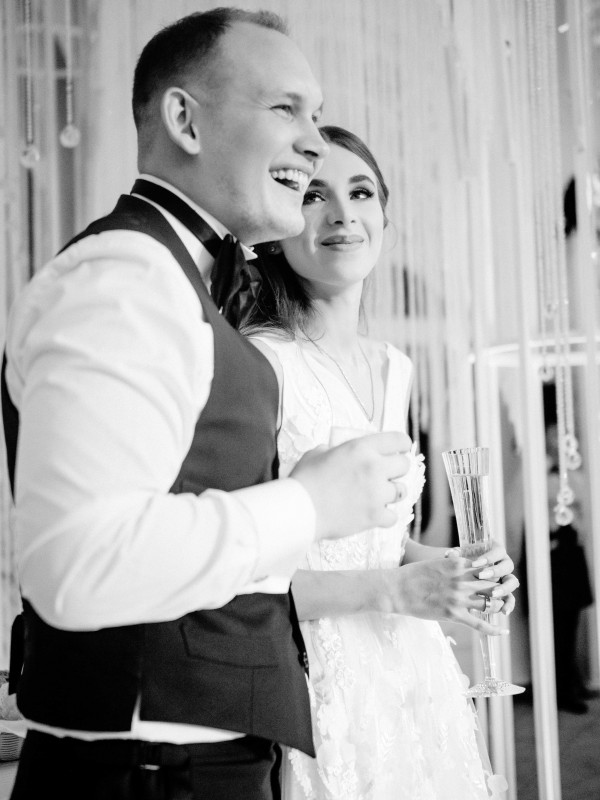 Белоснежная свадьба на берегу озера