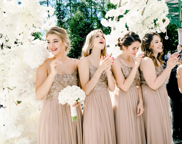 Белоснежная свадьба на берегу озера