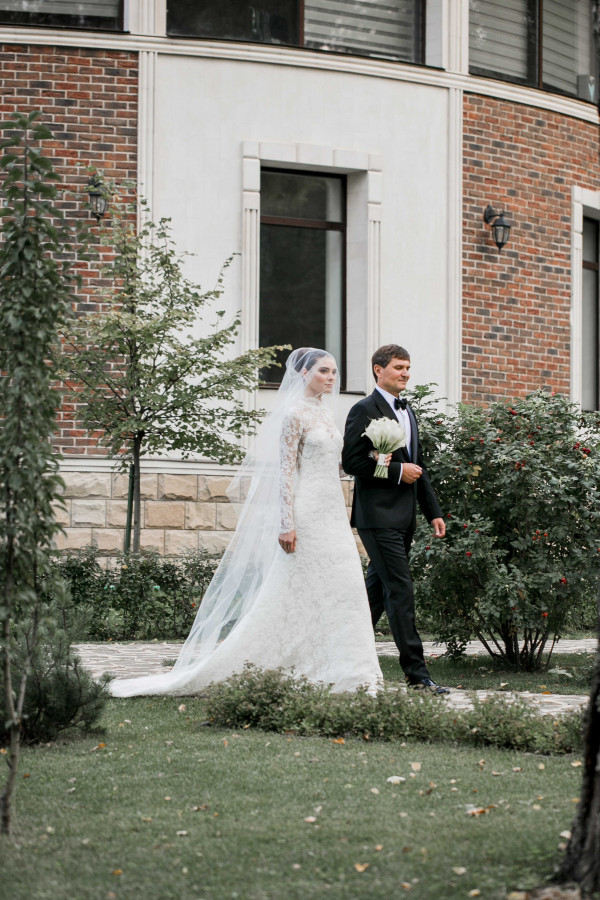 Летняя свадьба среди сосен