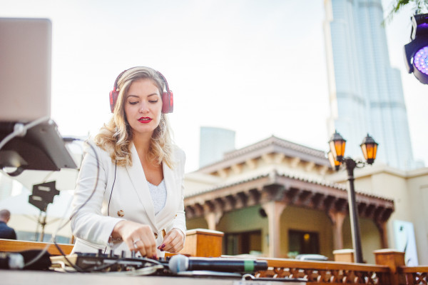 Диджеи Людмила Щербакова