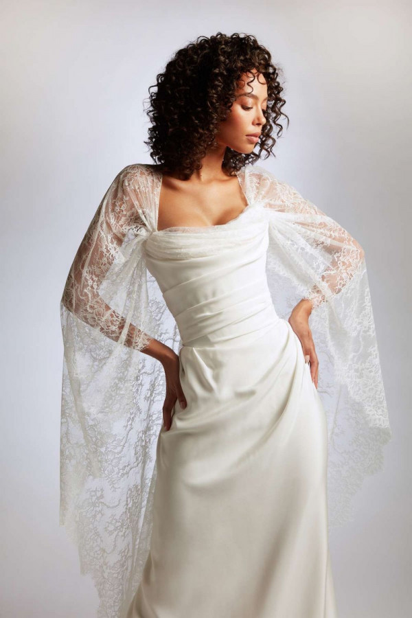 Платья-трансформеры из экоматериалов в коллекции Vivienne Westwood