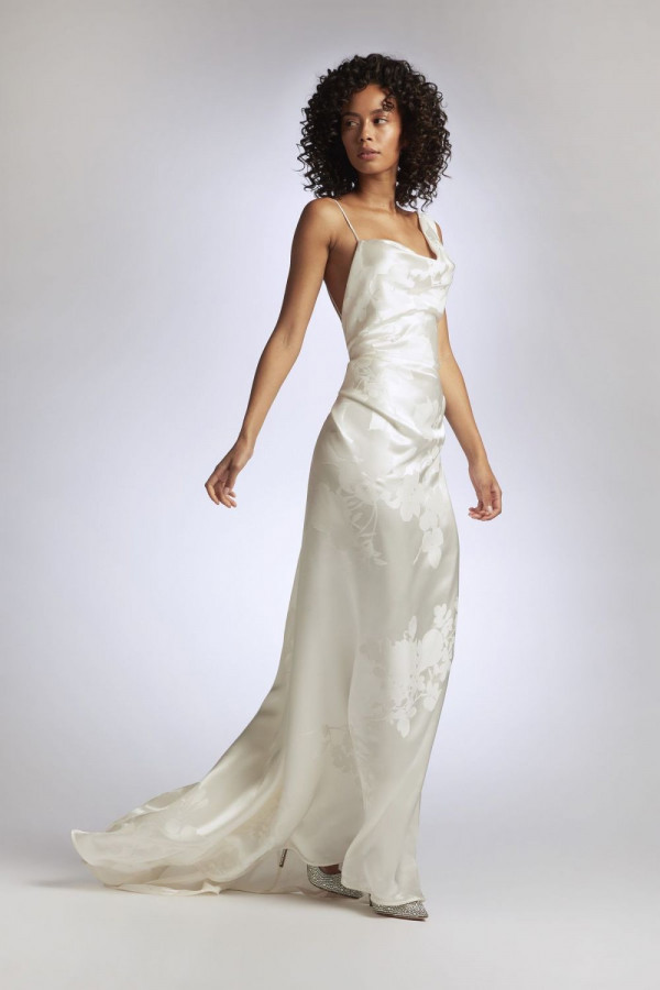 Платья-трансформеры из экоматериалов в коллекции Vivienne Westwood