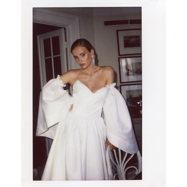 Почему вам нужен полароид на свадьбе