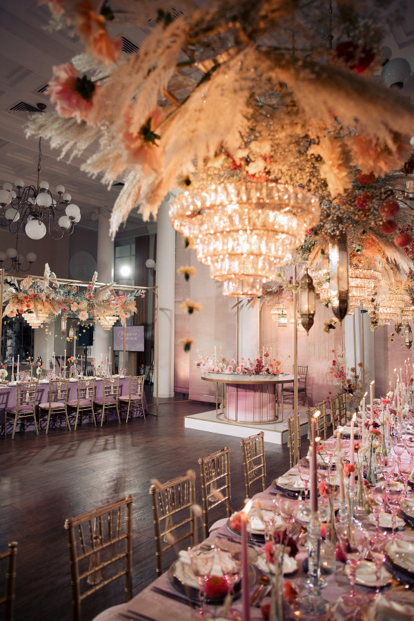 Свадьба с сухоцветами и декором в оттенке