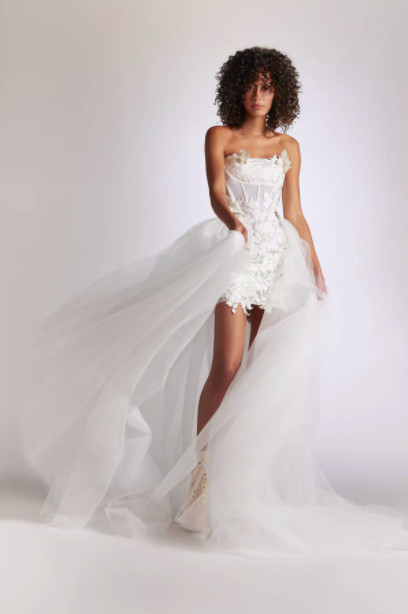 Платья-трансформеры из экоматериалов в коллекции Vivienne Westwood