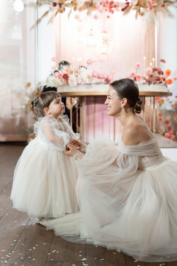 Свадьба с сухоцветами и декором в оттенке