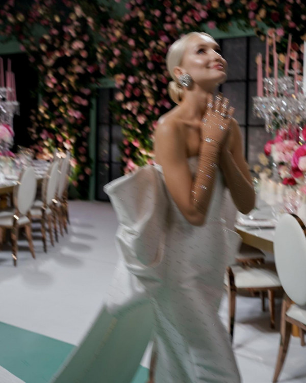 Смазанные свадебные снимки — тренд, а не