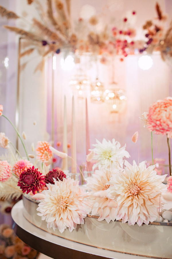 Свадьба с сухоцветами и декором в оттенке