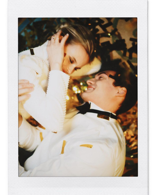 Почему вам нужен полароид на свадьбе