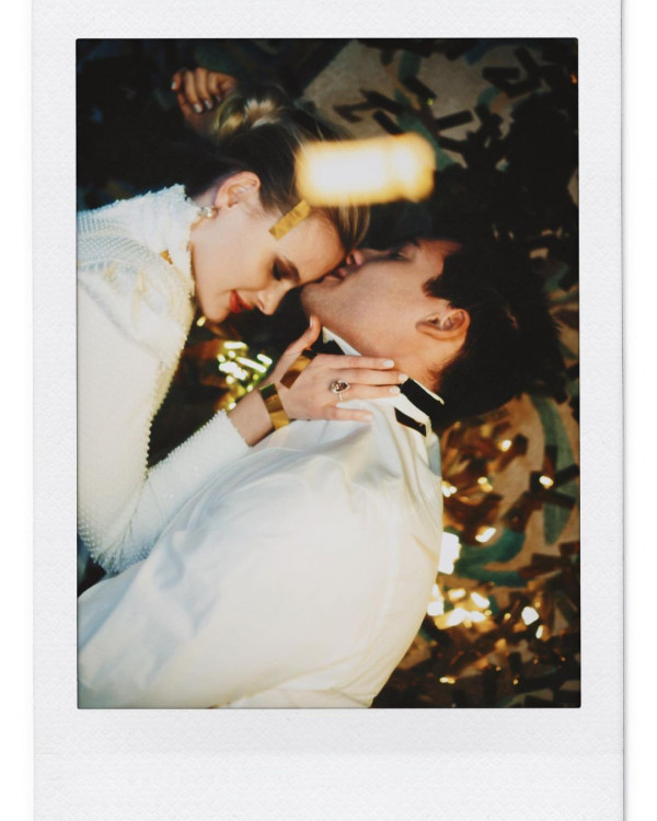 Почему вам нужен полароид на свадьбе