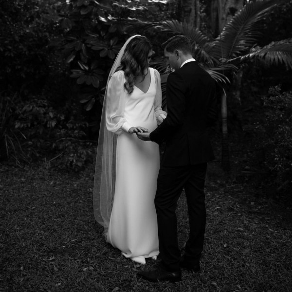 Надоели небрежные пучки? Выбирайте «волну» для свадебной